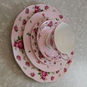 Royal Albert Pink Rose China Dinnerware Set with Gold Trim